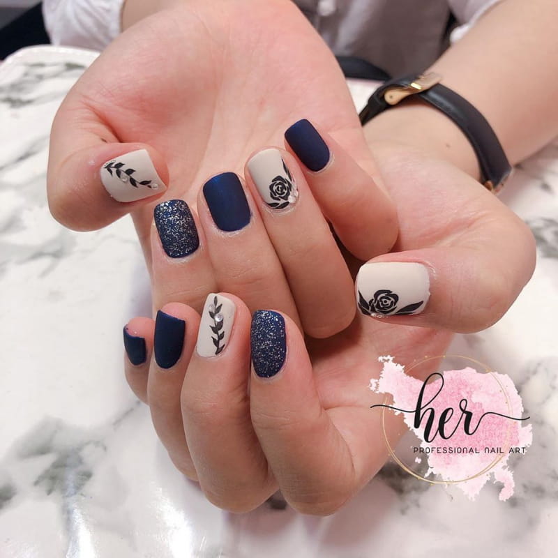 Her.nail
