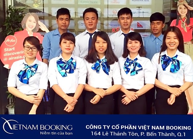 Đội ngũ tư vấn của Vietnam Booking tại văn phòng Quận 1, TPHCM